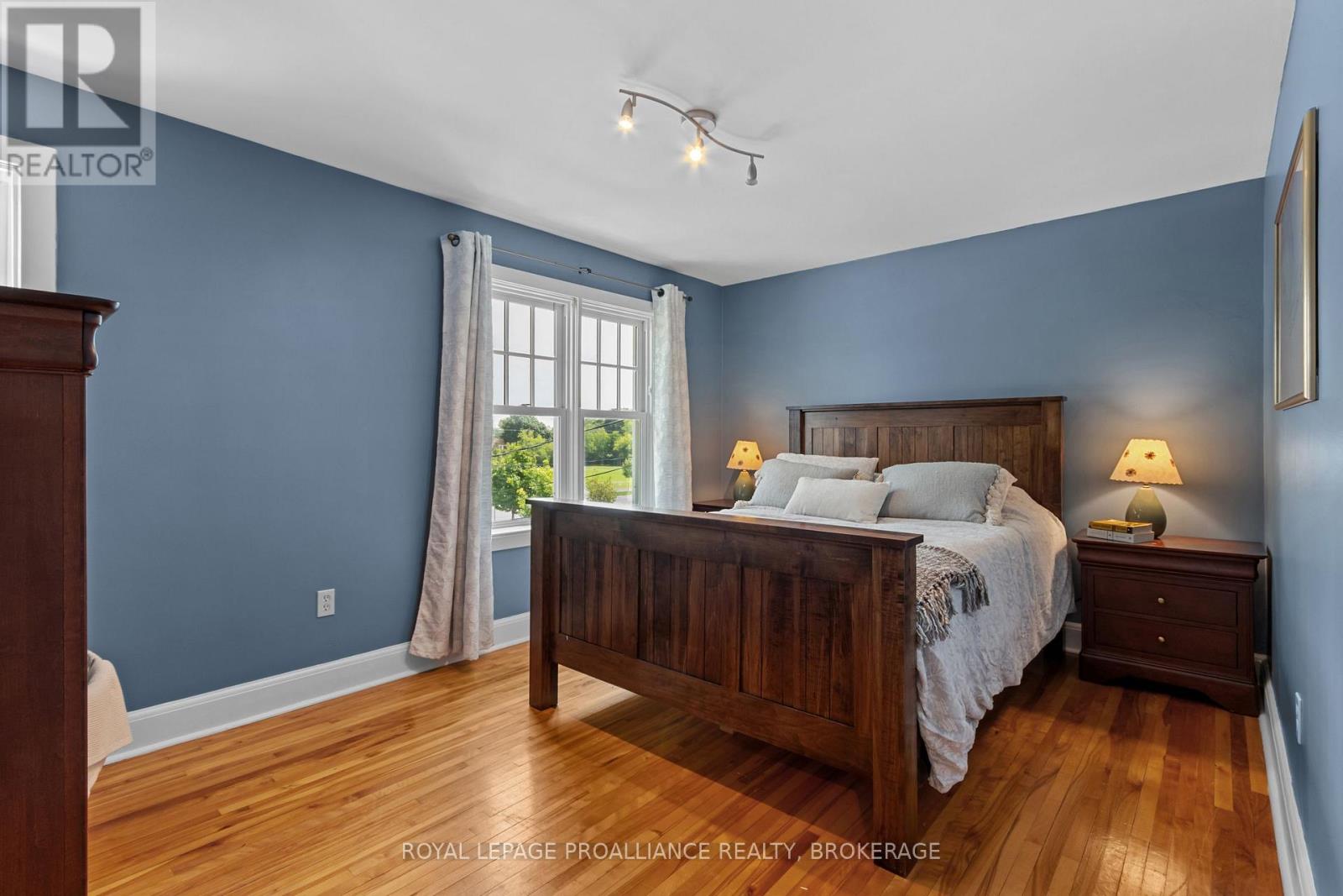 94 MACDONNELL STREET N - 33