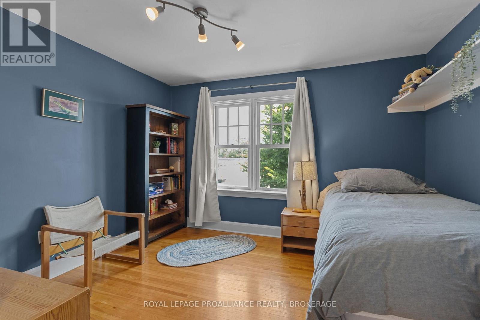 94 MACDONNELL STREET N - 34