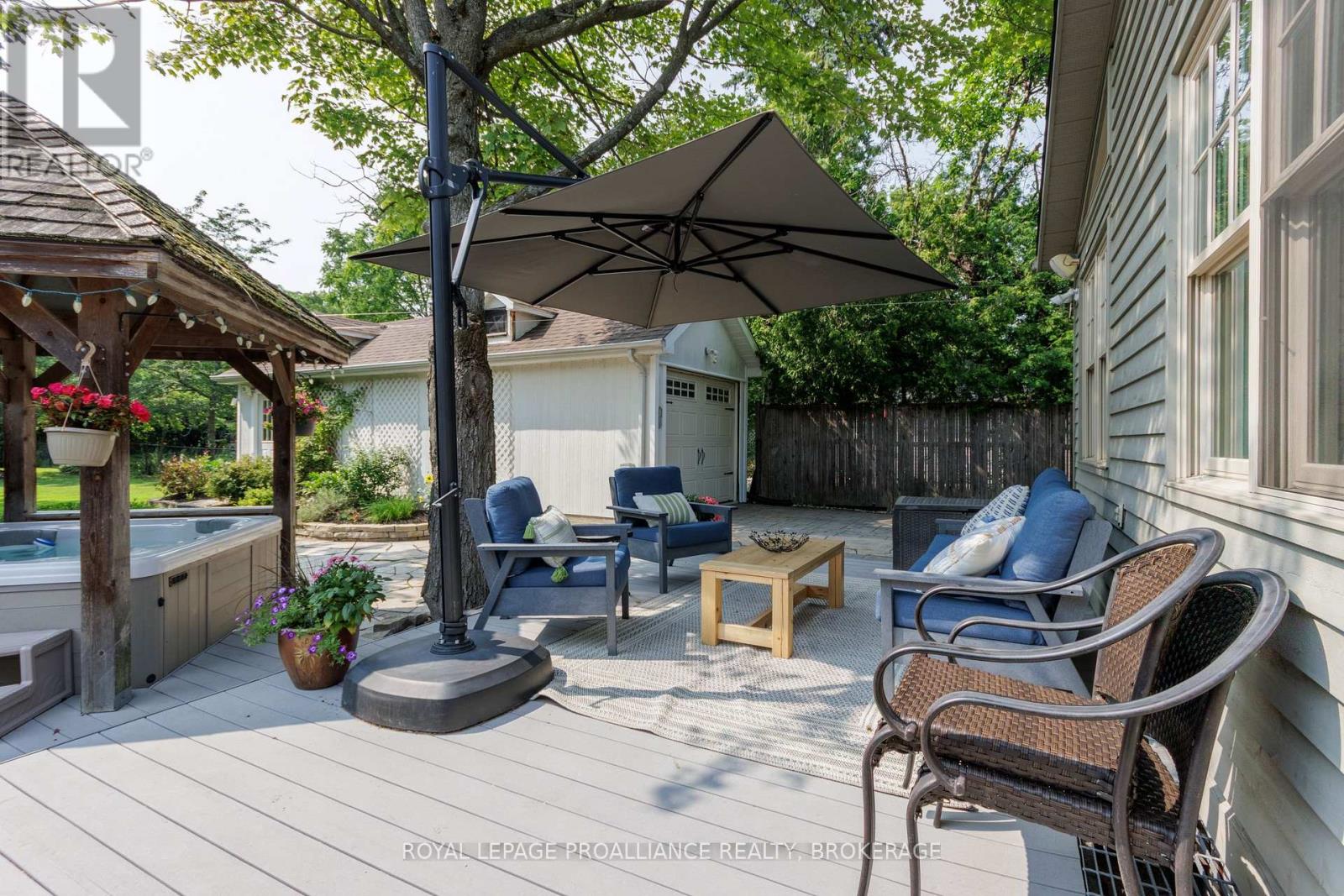 94 MACDONNELL STREET N - 42