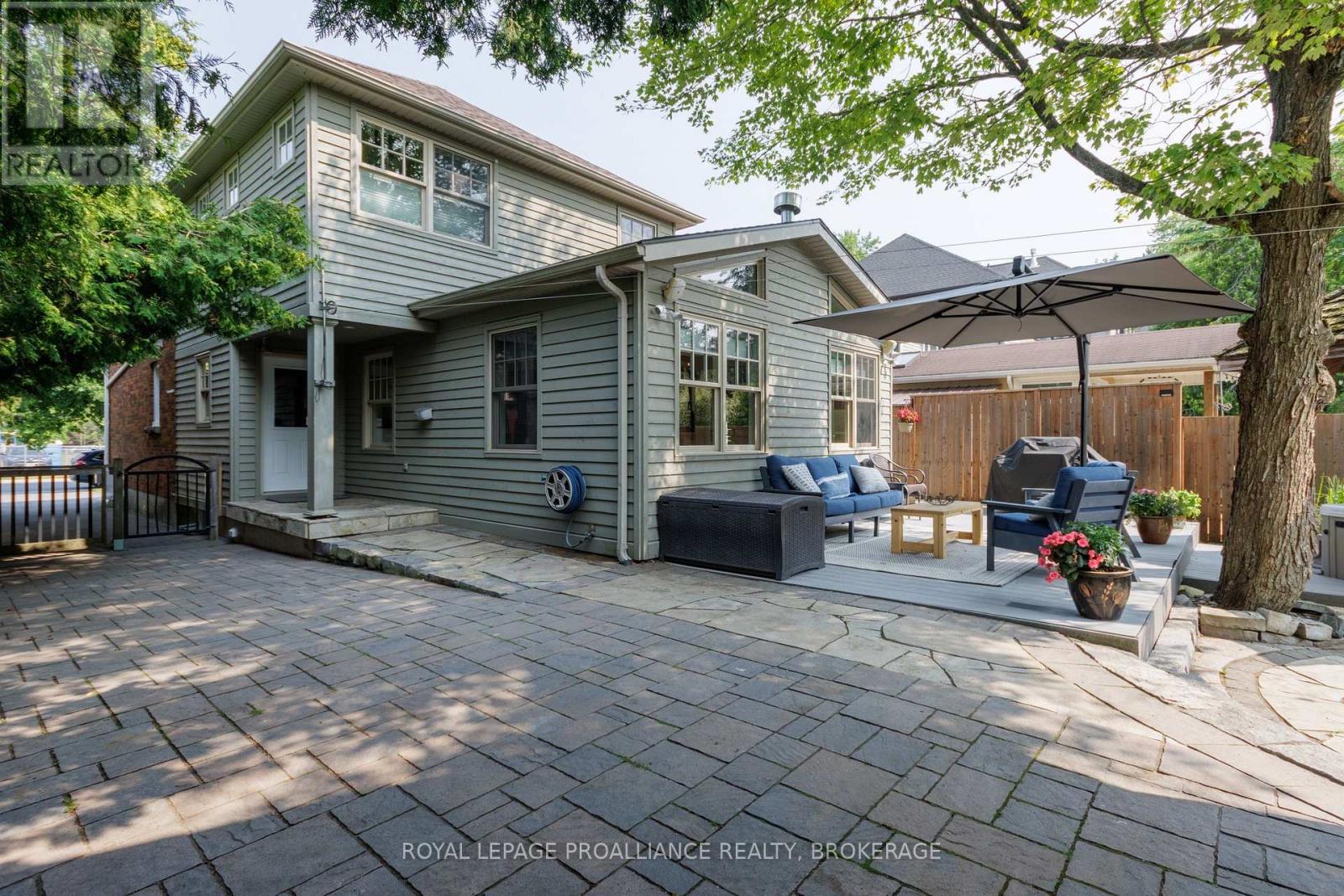 94 MACDONNELL STREET N - 46