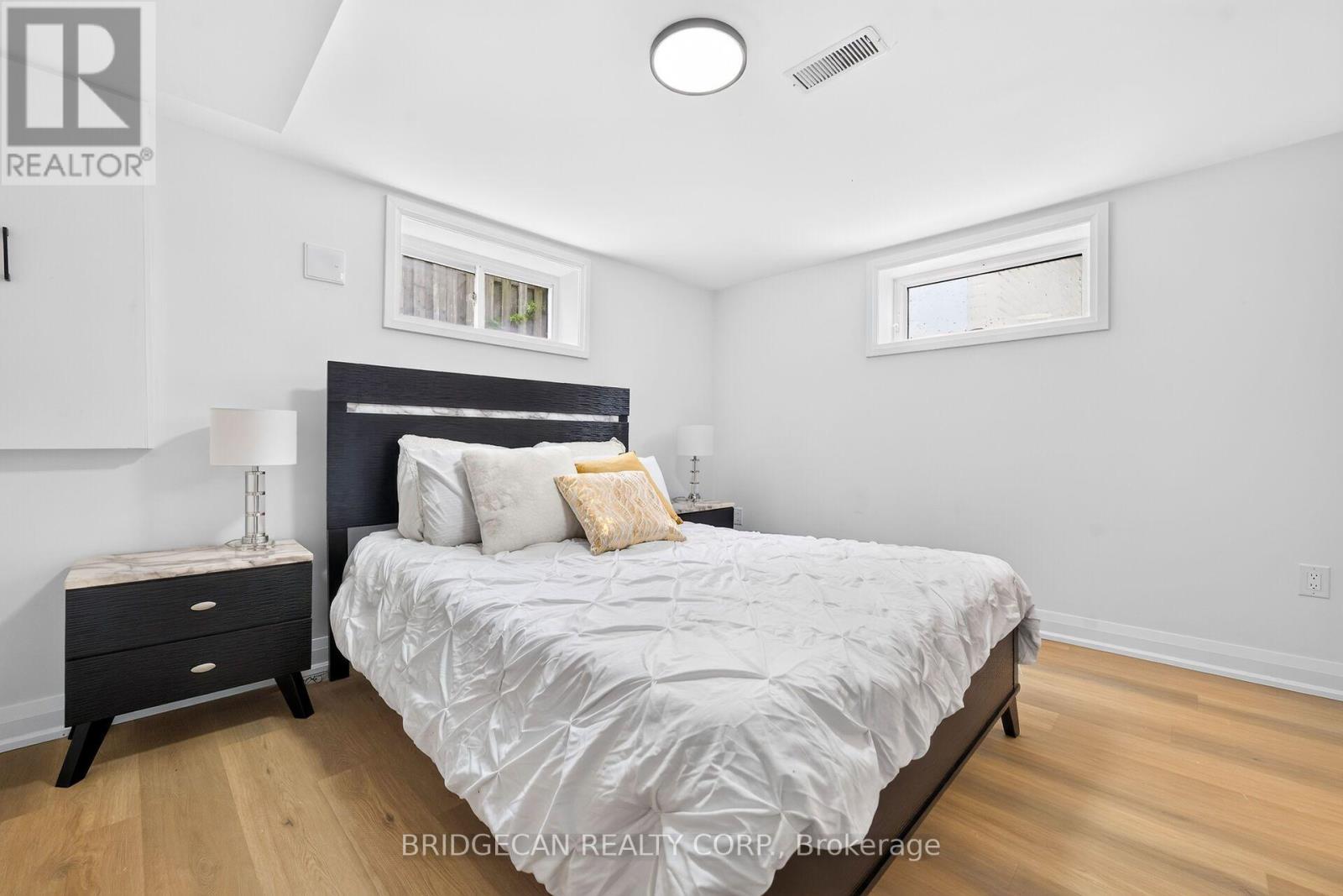 138 RENDELL BOULEVARD - Image 32