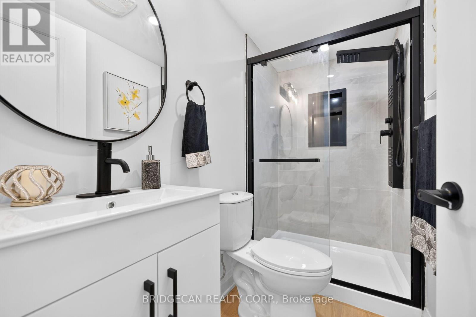 138 RENDELL BOULEVARD - Image 33