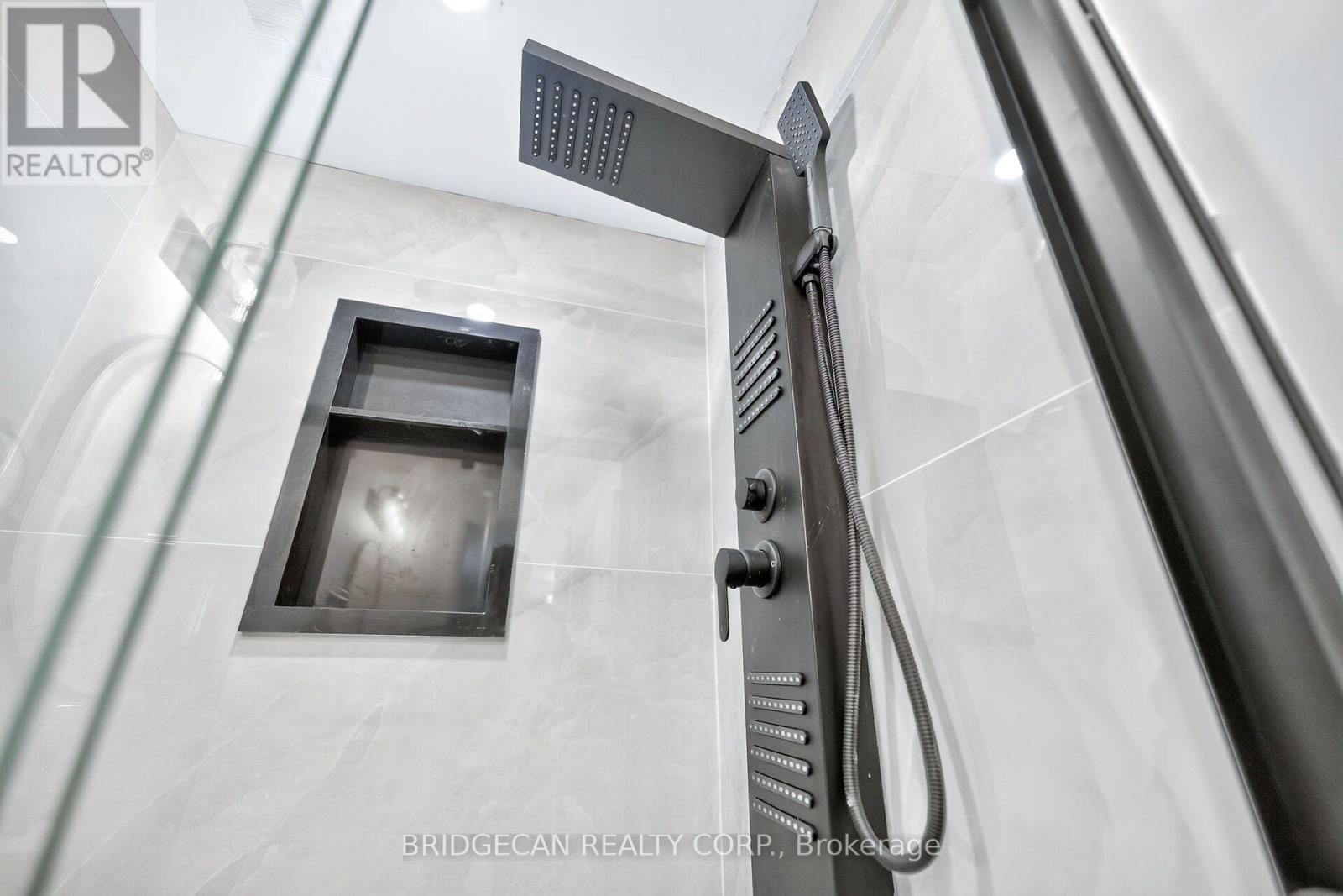 138 RENDELL BOULEVARD - Image 34