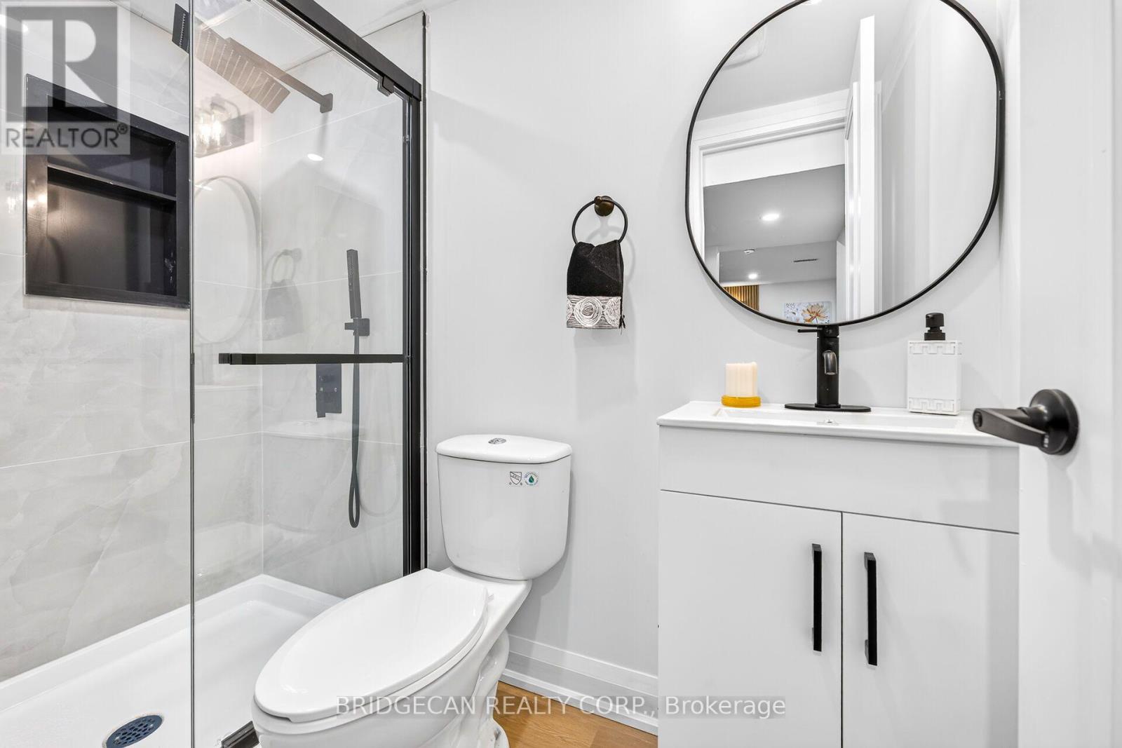 138 RENDELL BOULEVARD - Image 38
