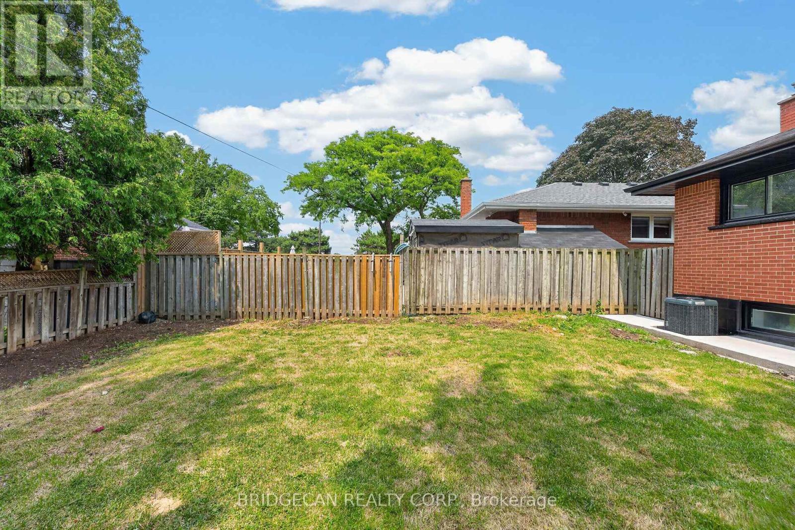 138 RENDELL BOULEVARD - Image 44