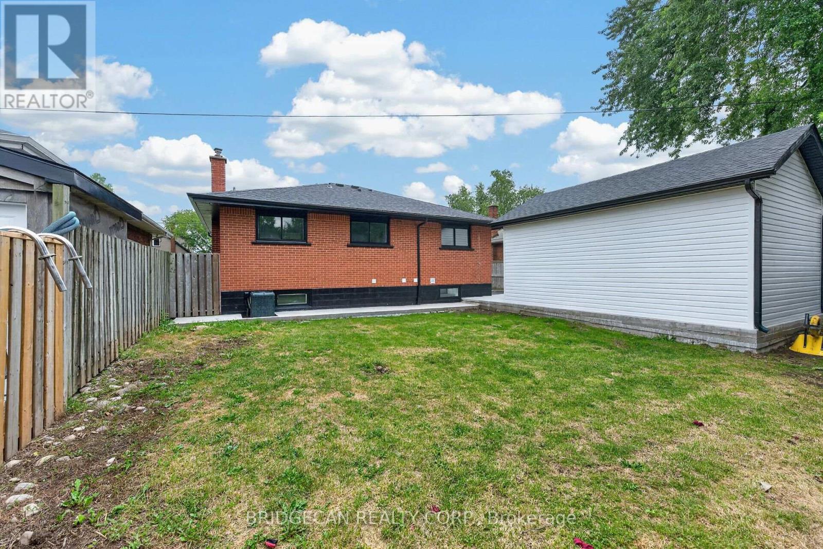 138 RENDELL BOULEVARD - Image 45