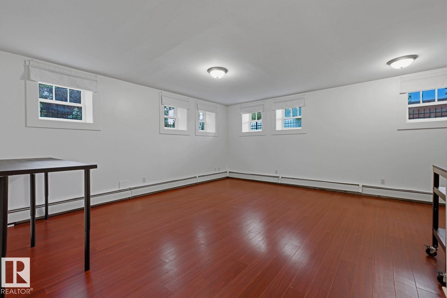 #3 9955 114 ST NW - 5