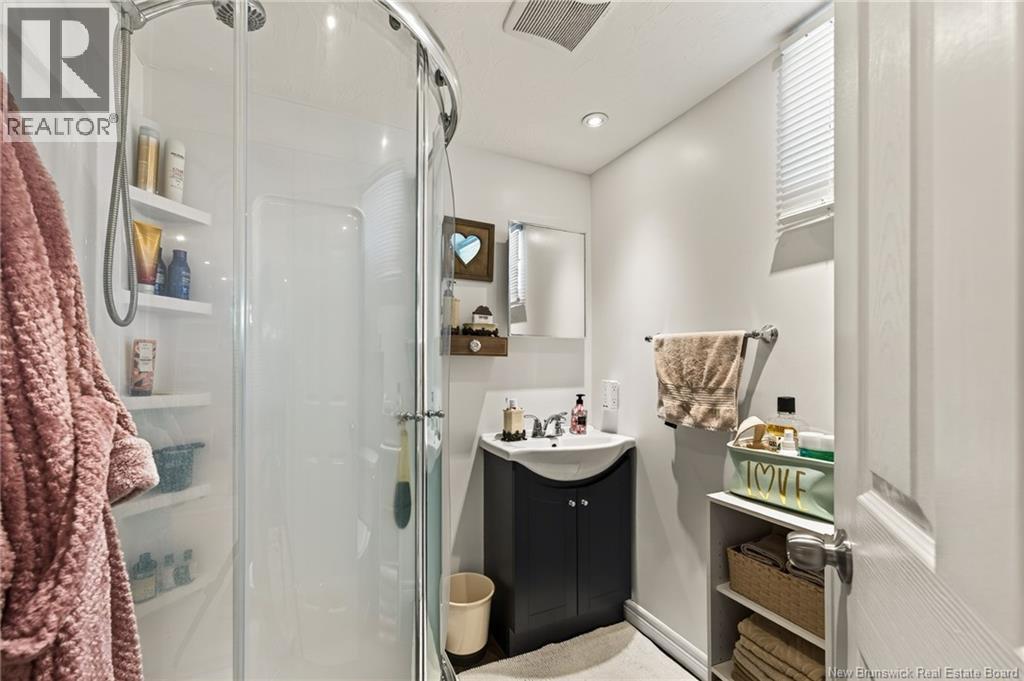 627 Acadie Avenue - 36