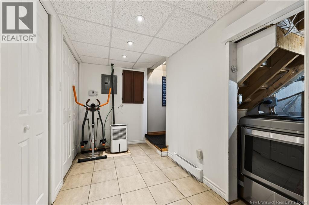 627 Acadie Avenue - 35