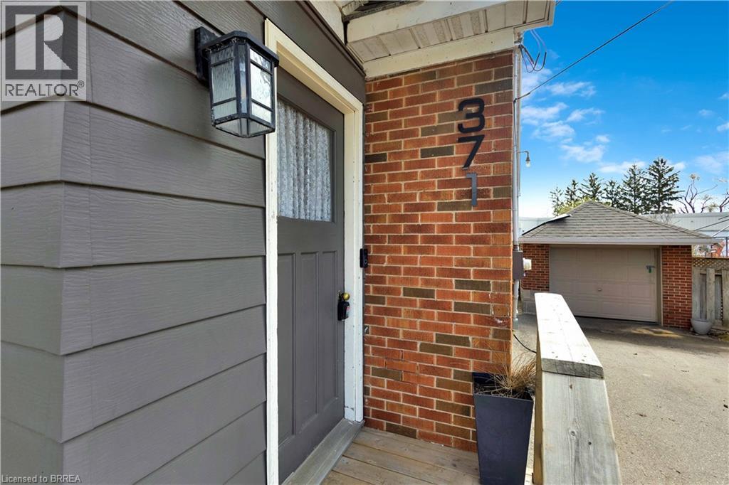 371 OTTAWA Street S - 5