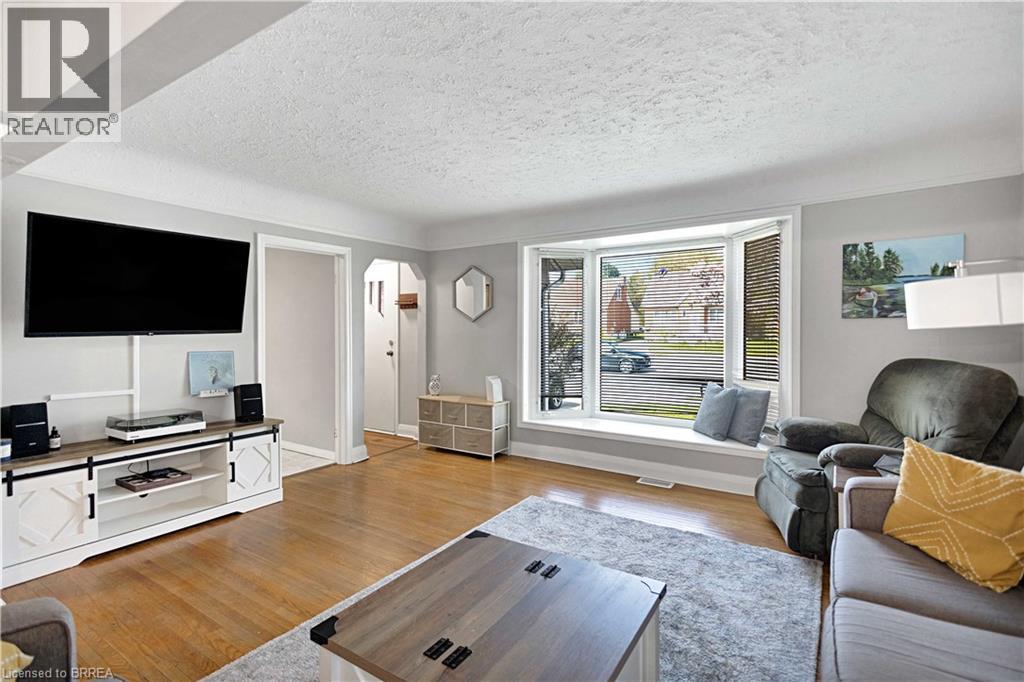 371 OTTAWA Street S - 11