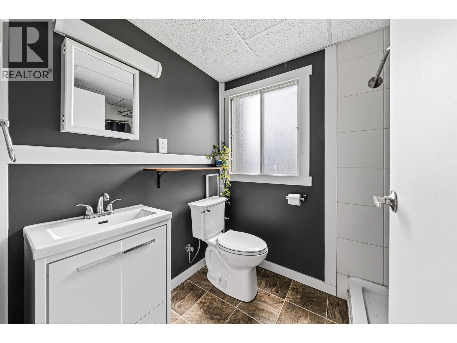 910 Alpine Way - Image 44