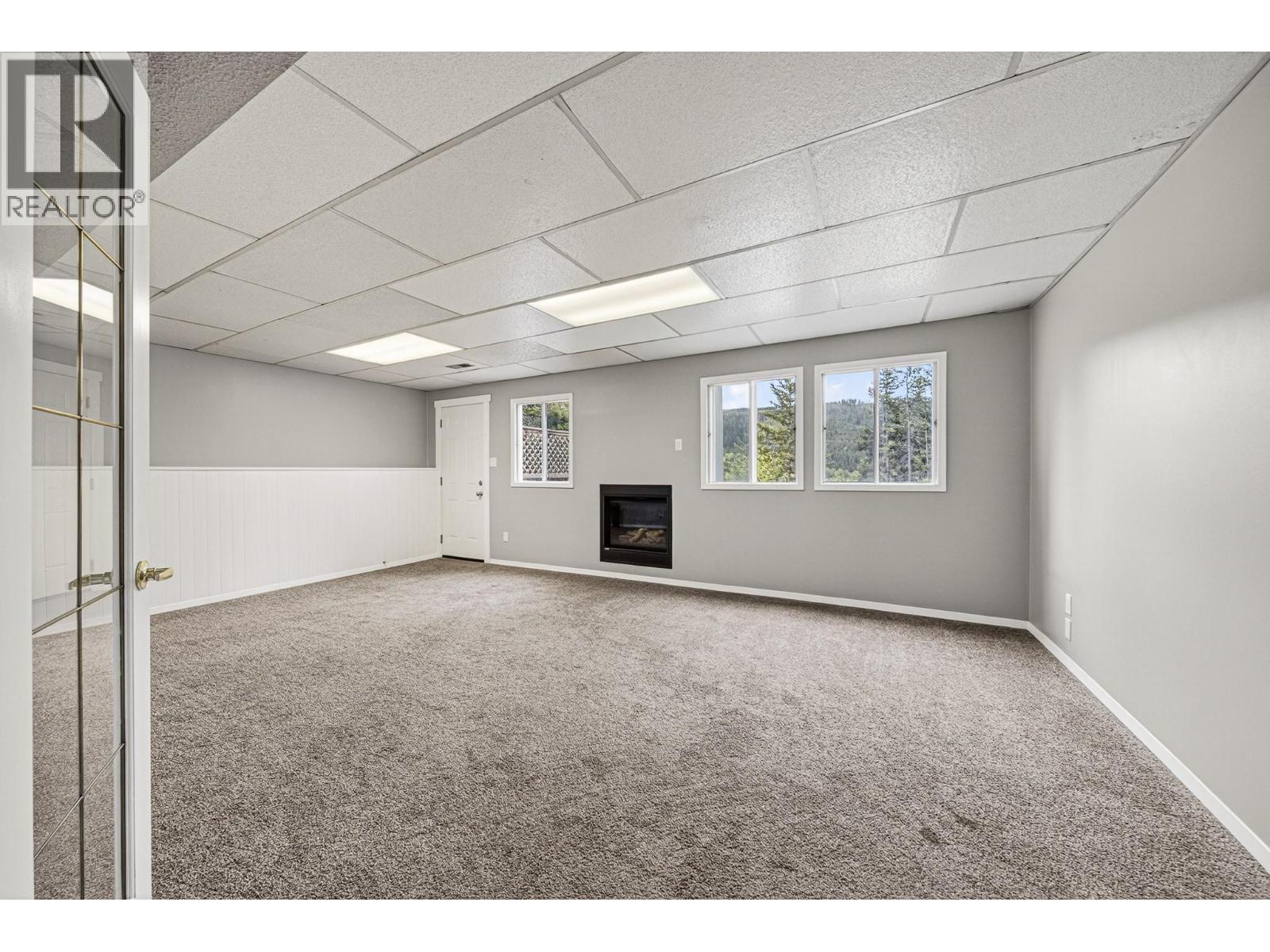 910 Alpine Way - 40