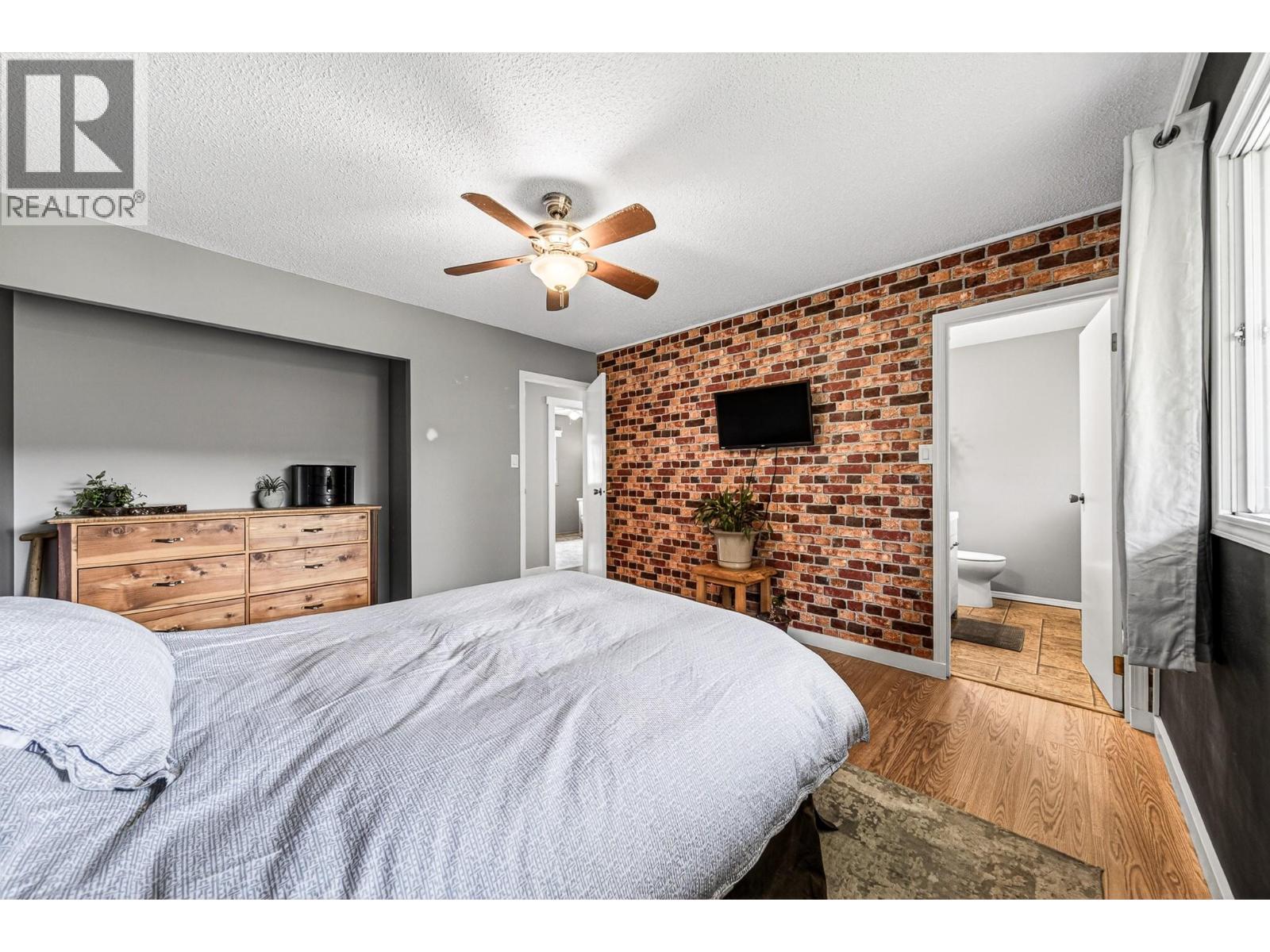 910 Alpine Way - Image 28
