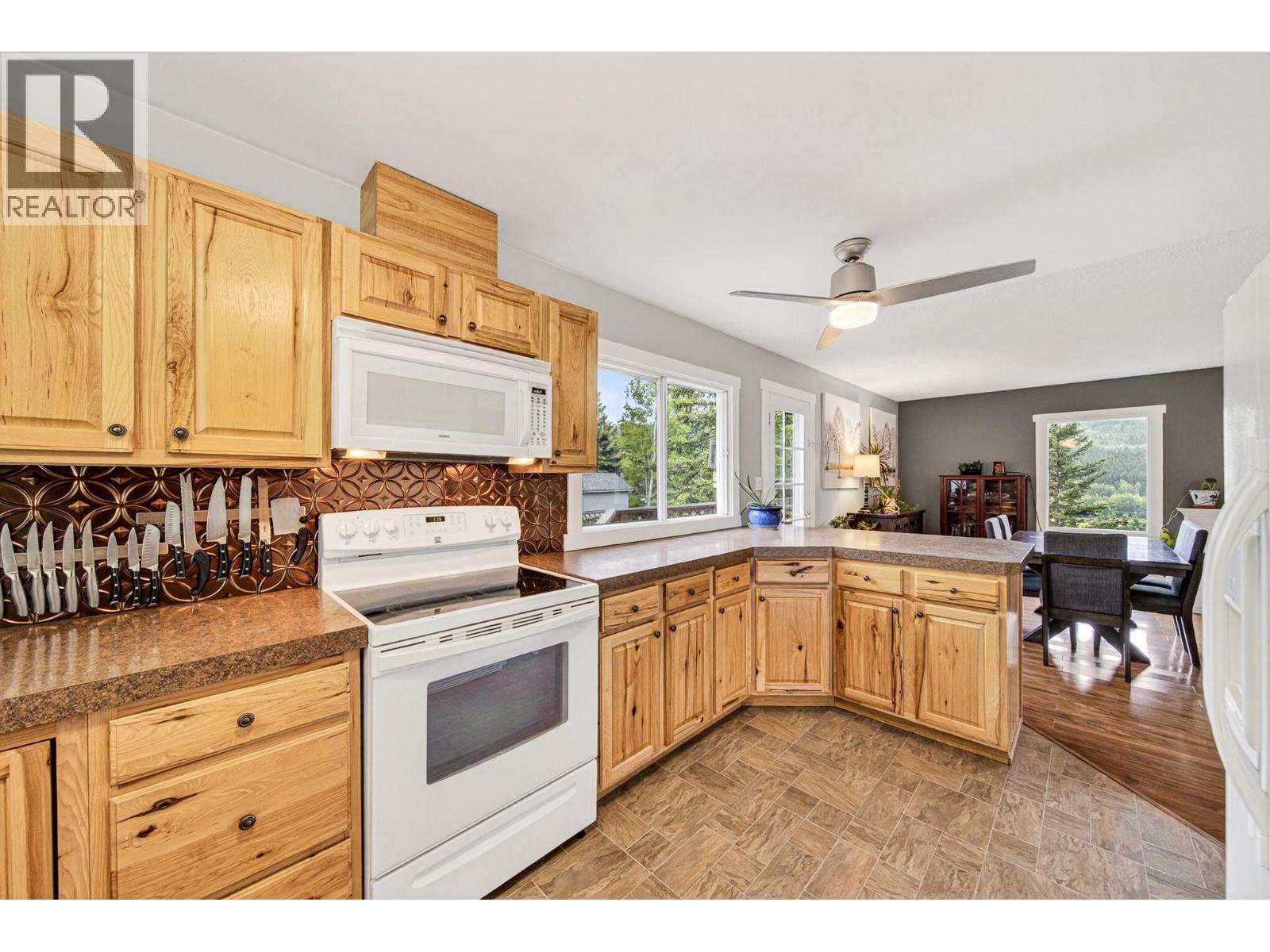 910 Alpine Way - 10