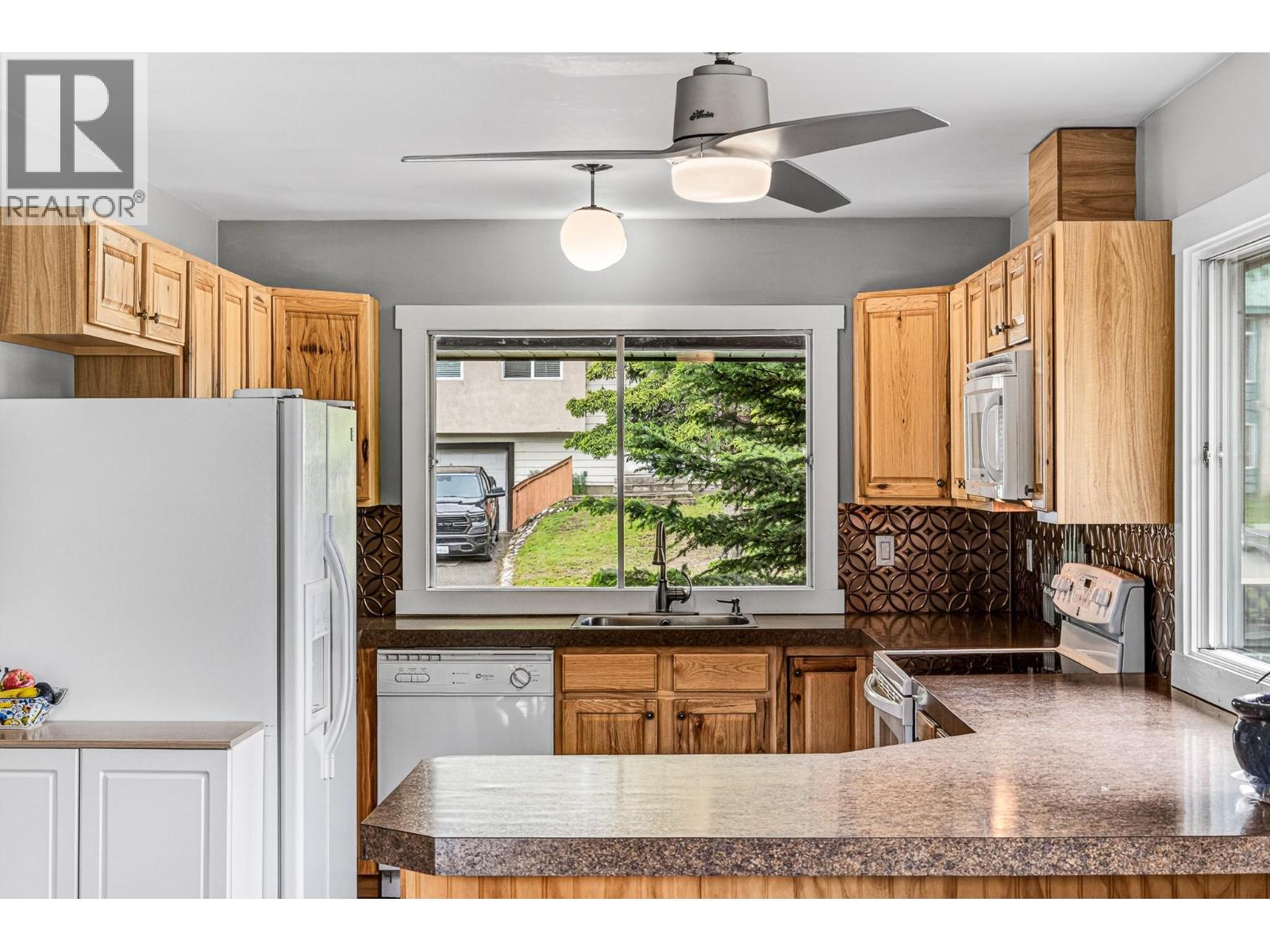 910 Alpine Way - 12