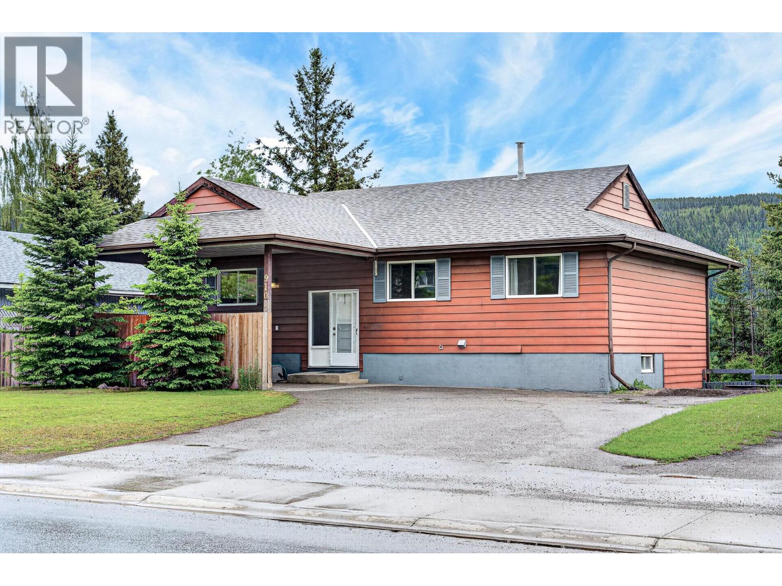 910 Alpine Way - 2