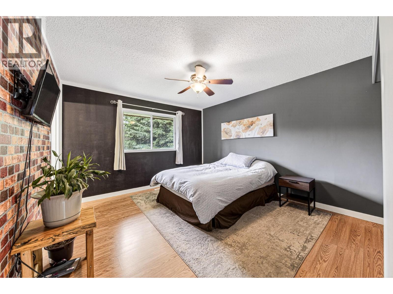 910 Alpine Way - 26