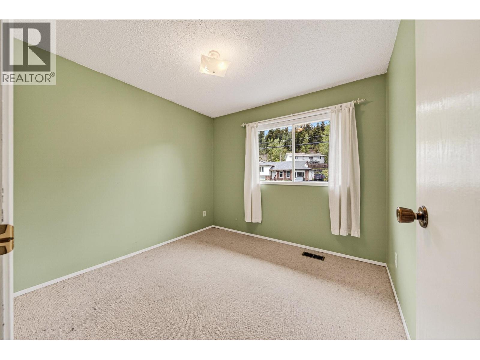 910 Alpine Way - 33