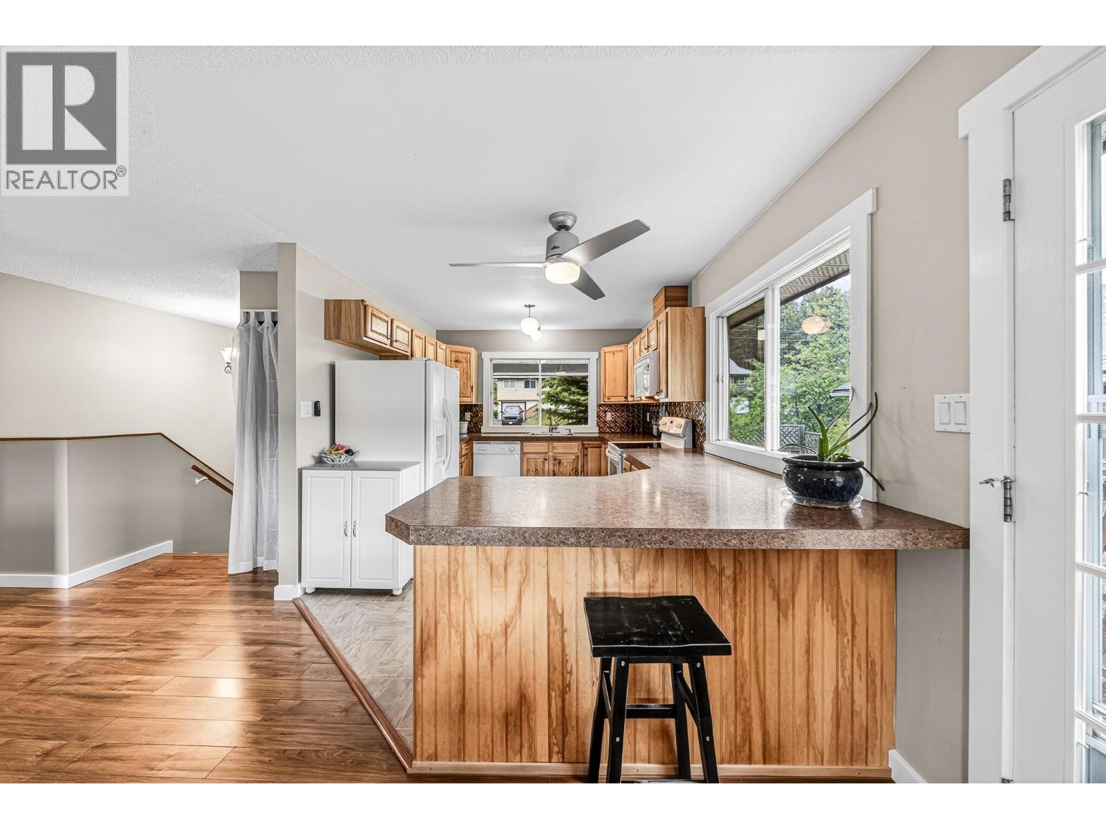 910 Alpine Way - Image 5
