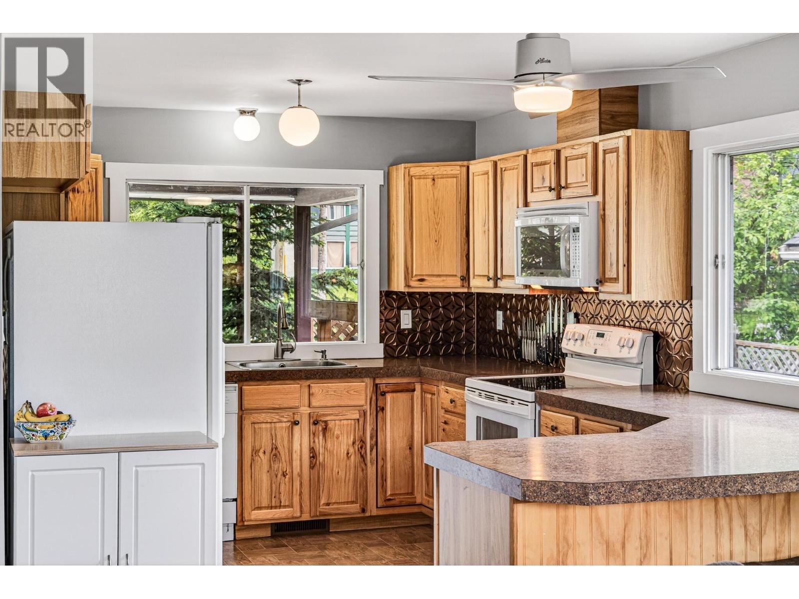 910 Alpine Way - 13