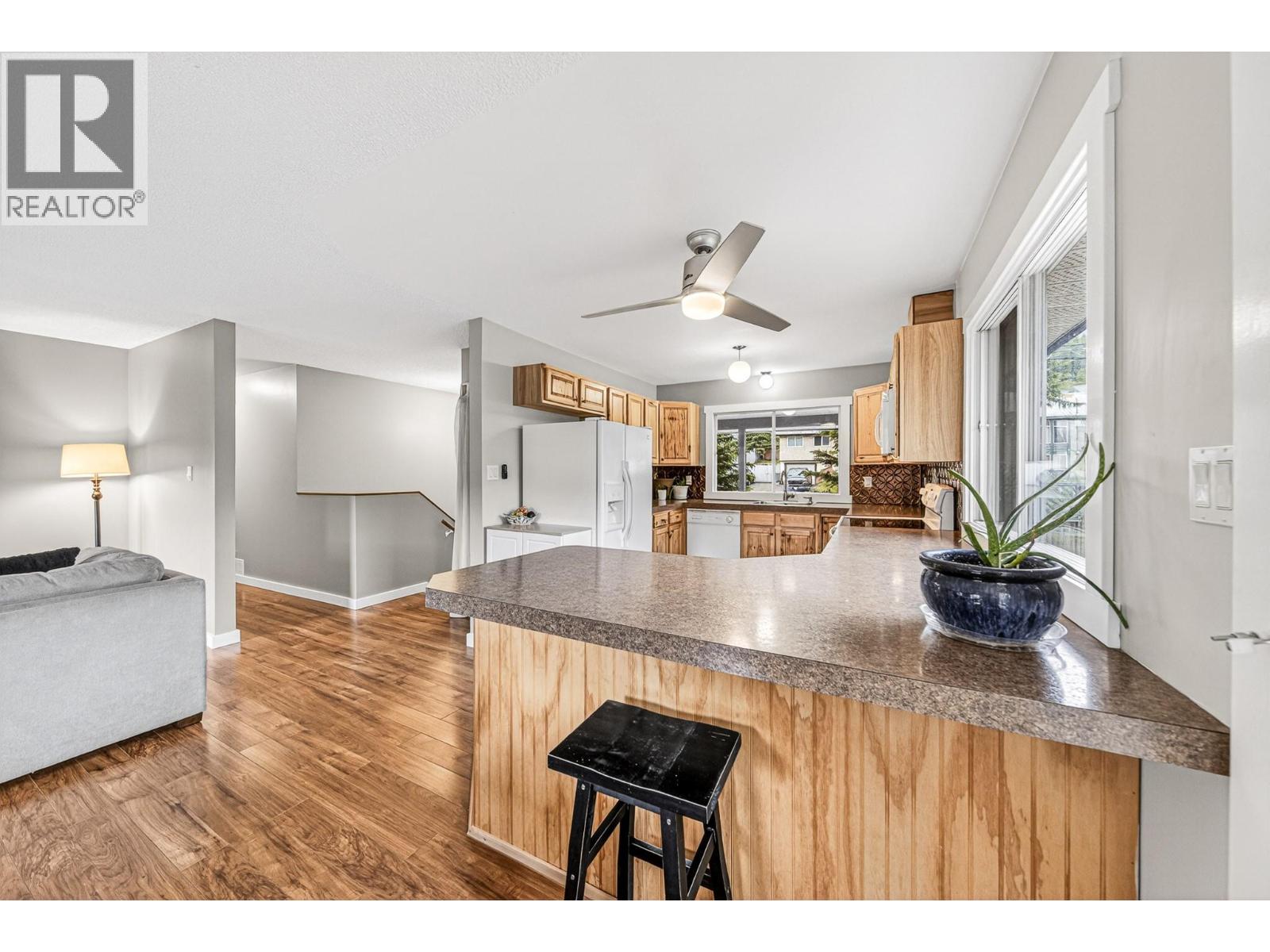 910 Alpine Way - Image 6