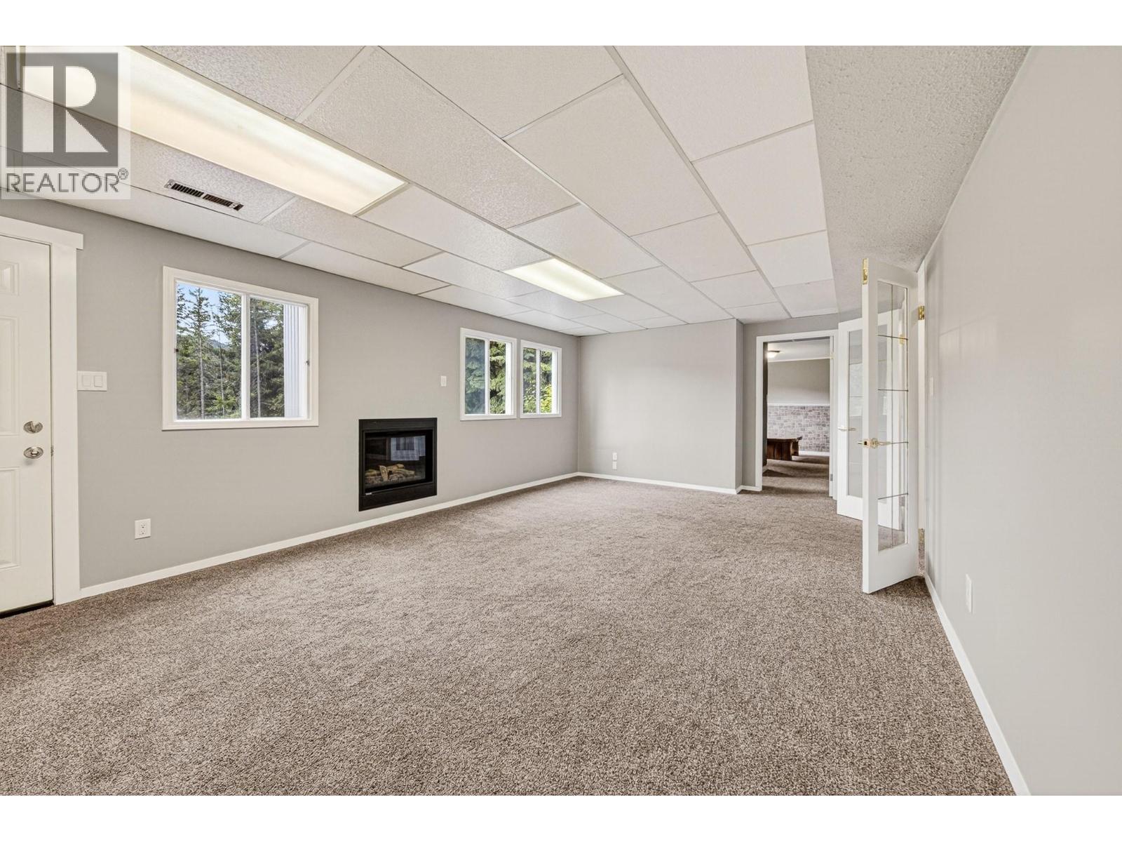 910 Alpine Way - 43