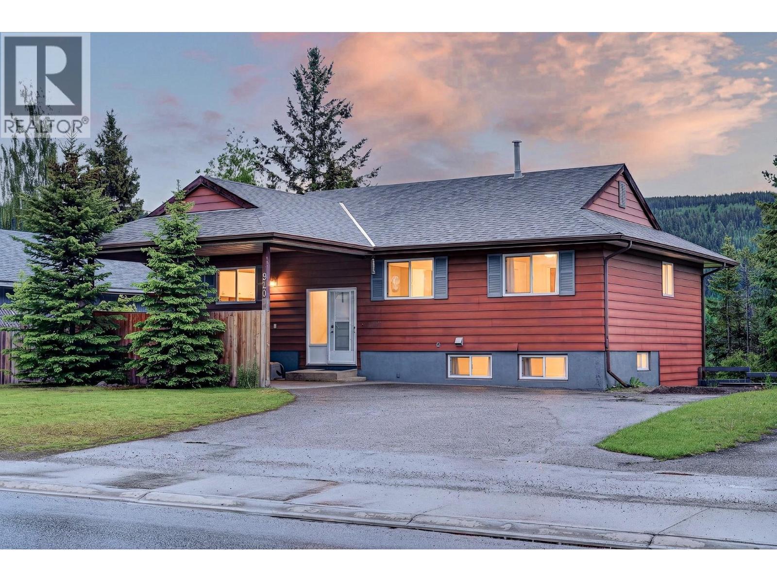 910 Alpine Way - 66