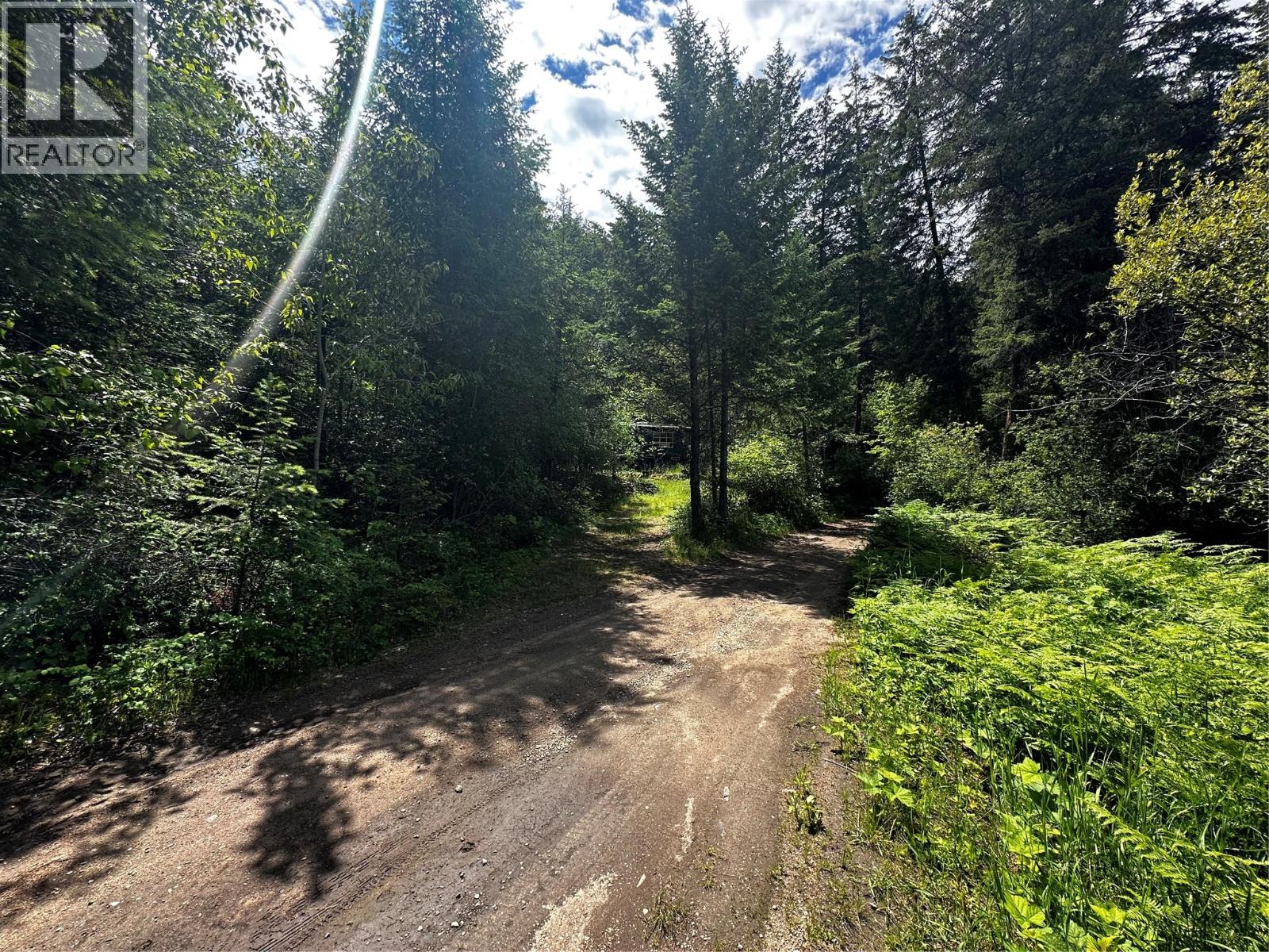 648 LOWER ARROW LAKE Road - Image 35