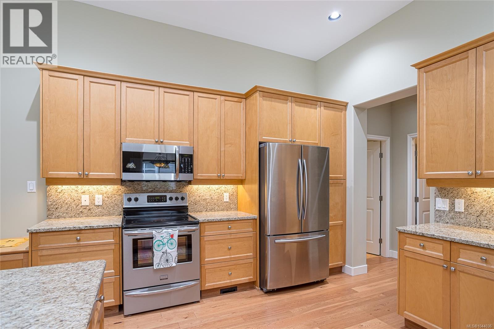 1384 Cape Cod Dr - 33
