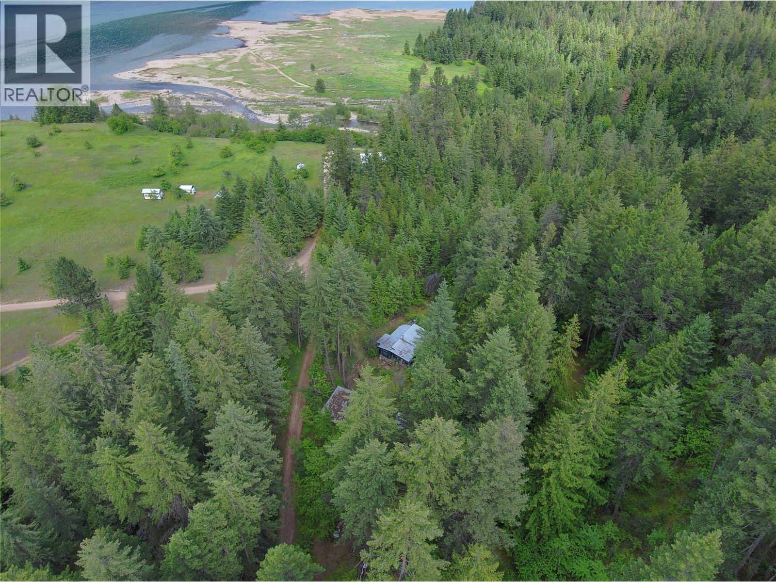 648 LOWER ARROW LAKE Road - 1
