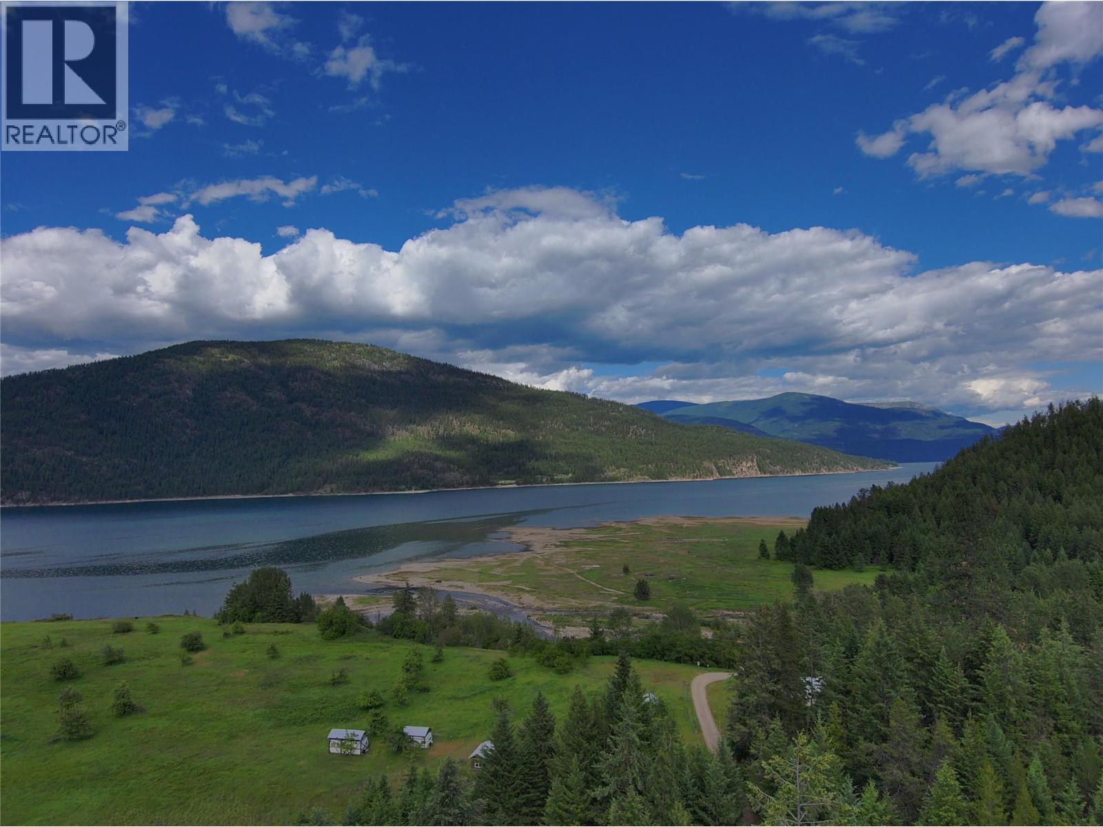 648 LOWER ARROW LAKE Road - 72