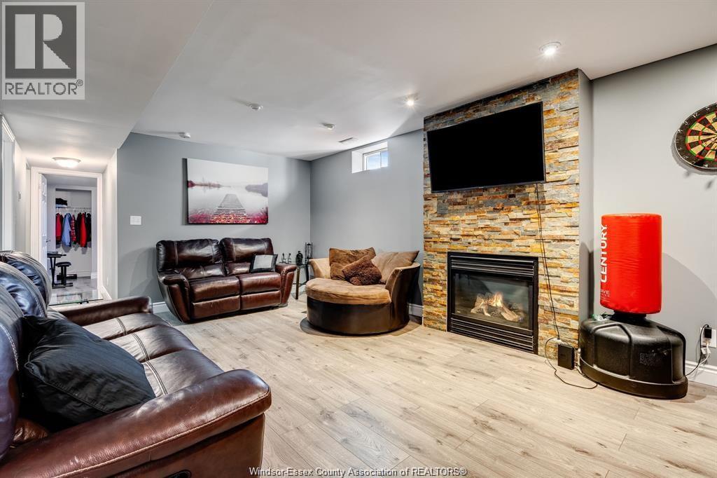 1631 CHERRYWOOD DRIVE - 27