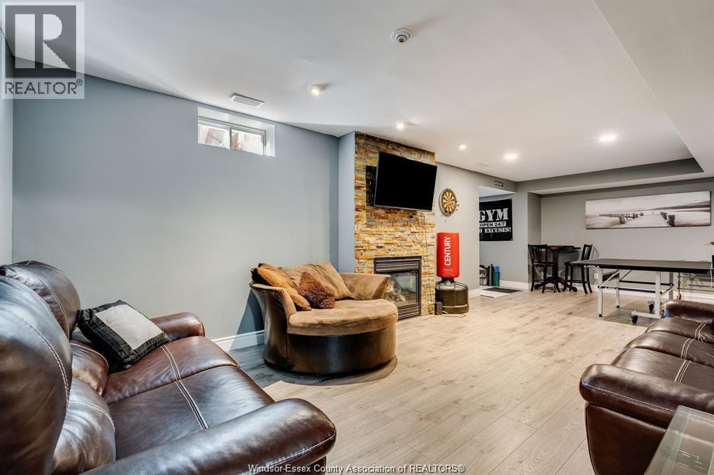 1631 CHERRYWOOD DRIVE - 29