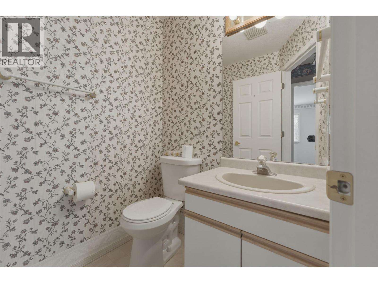 #15 3850 Argyle Avenue - 16