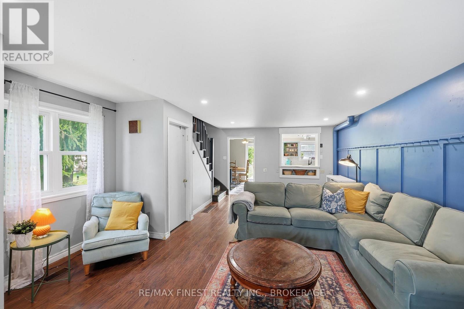 348 CHARLES STREET N - 10
