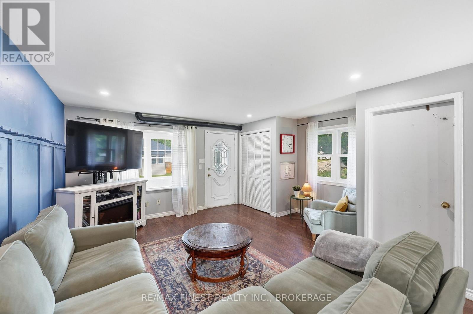348 CHARLES STREET N - 11