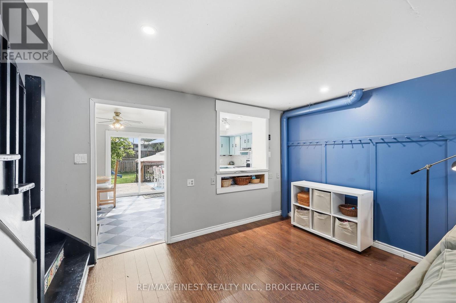 348 CHARLES STREET N - 12
