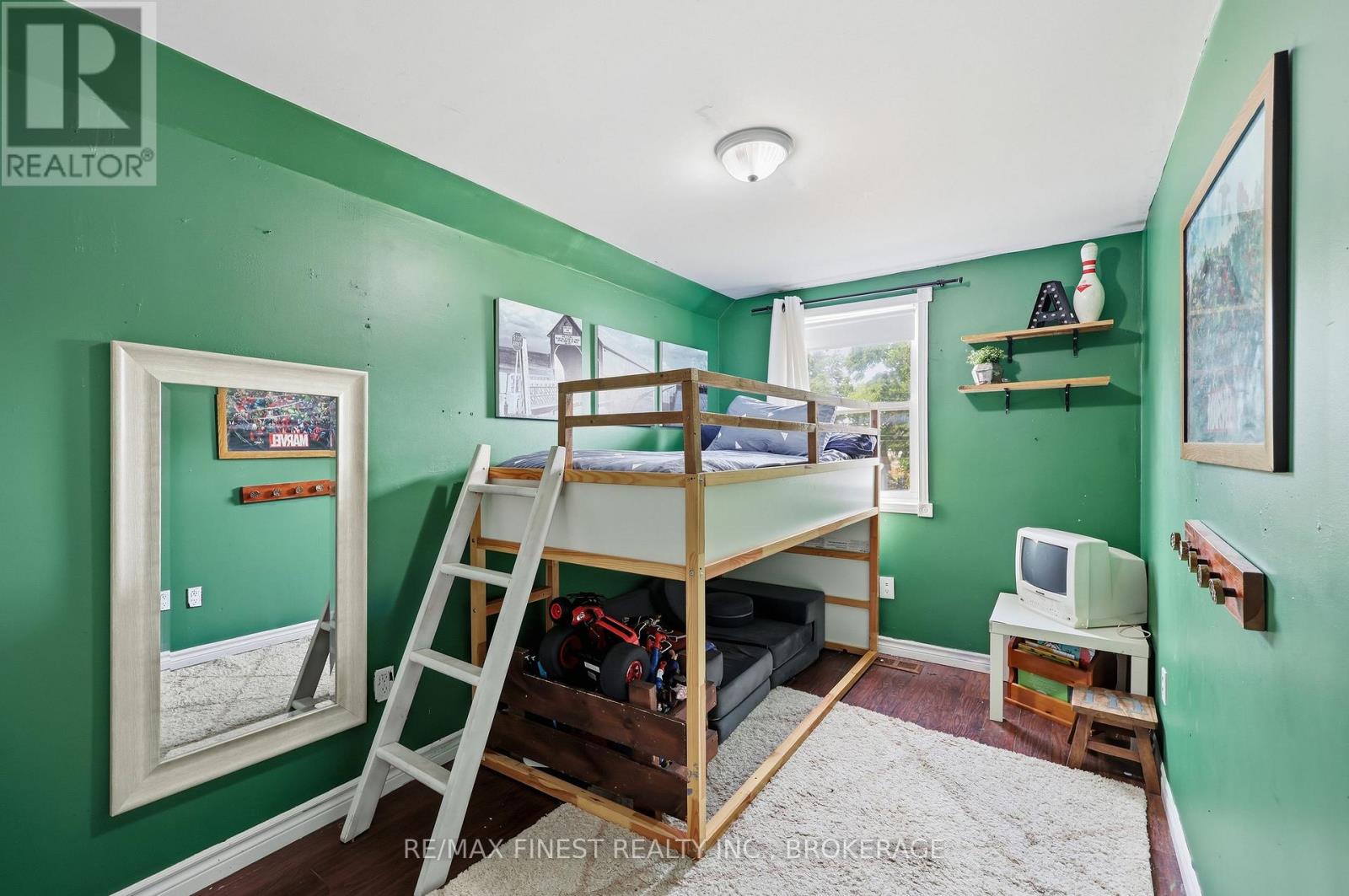 348 CHARLES STREET N - 27
