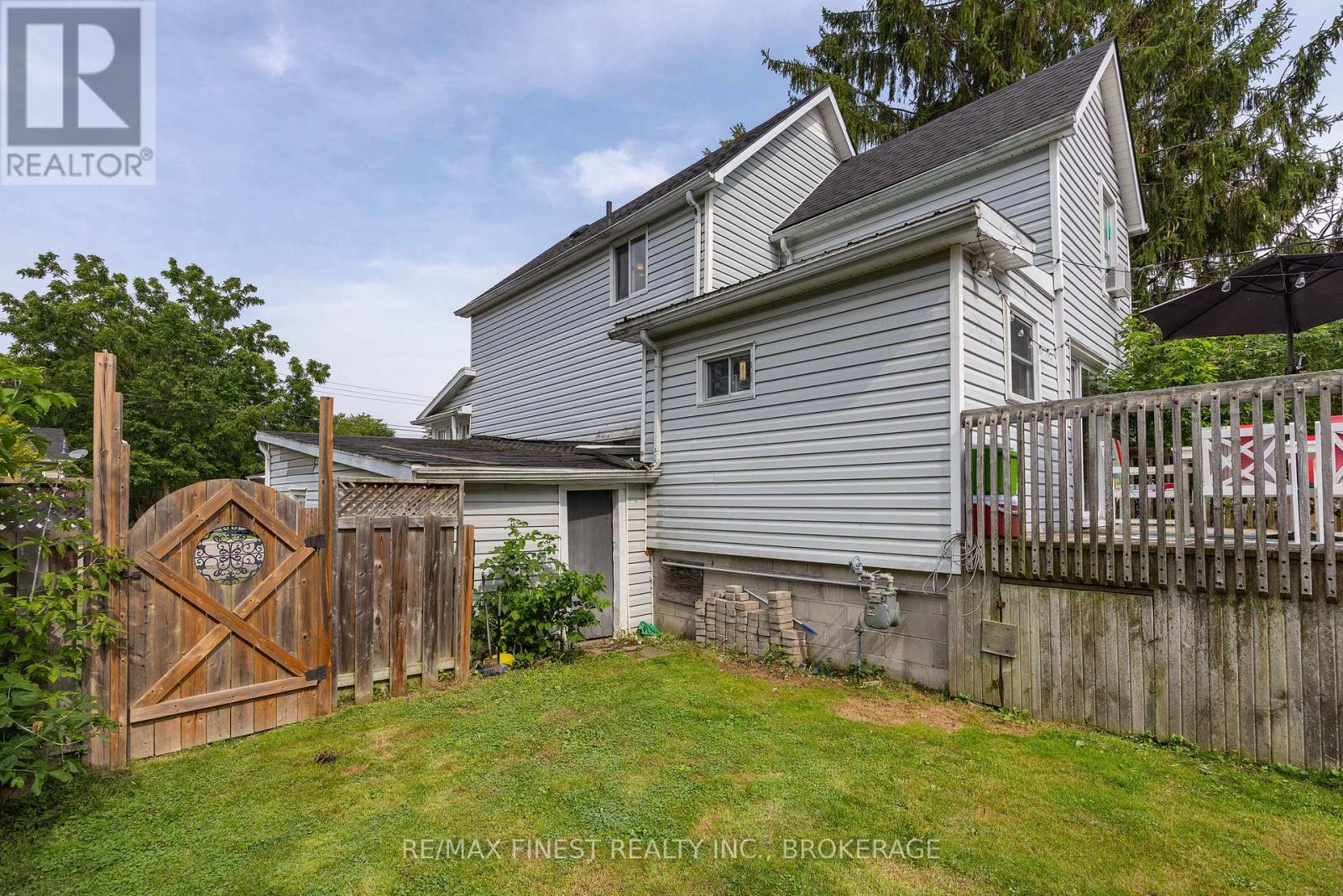 348 CHARLES STREET N - 31