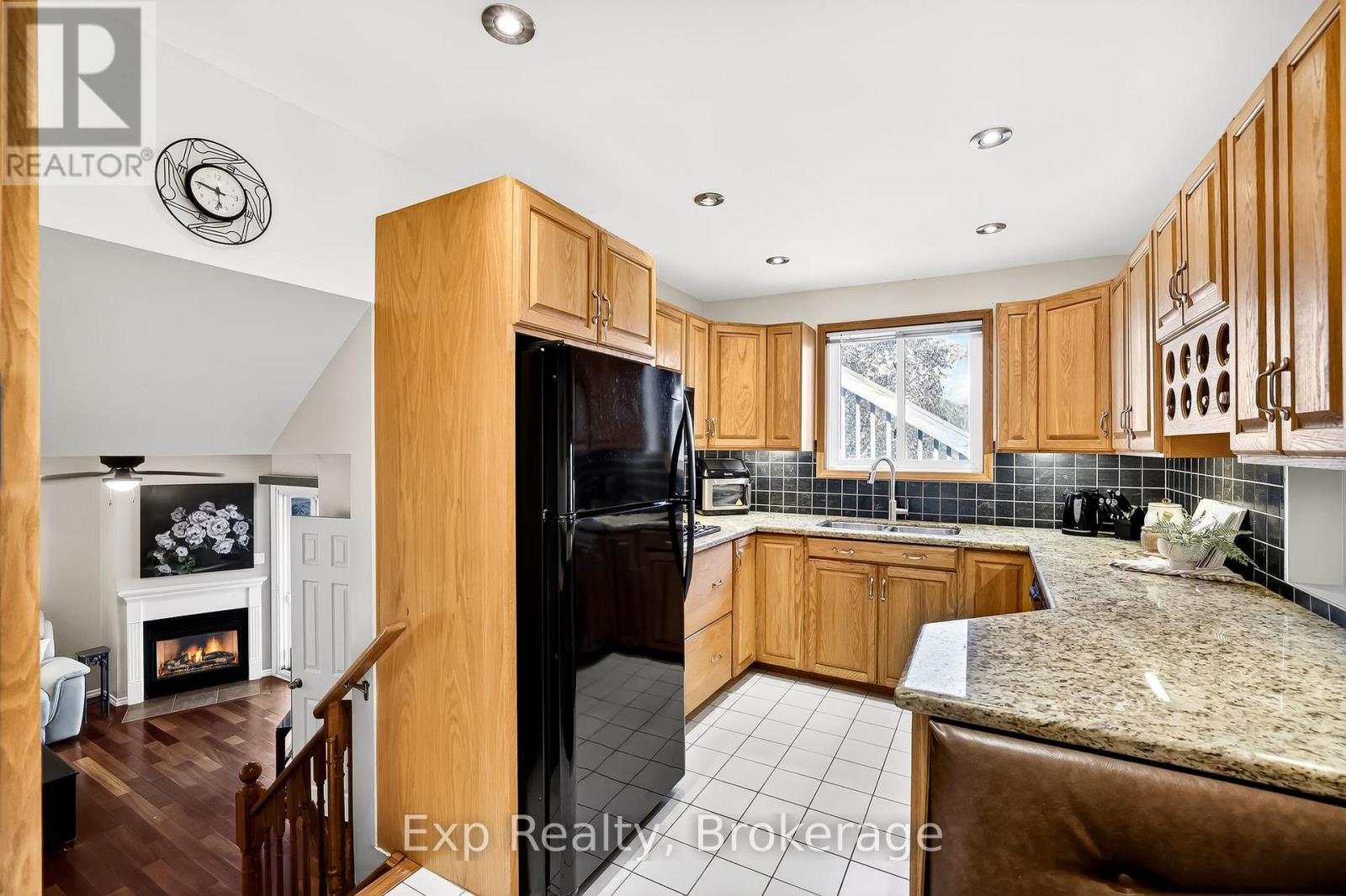 1175 LAKESHORE ROAD - 20