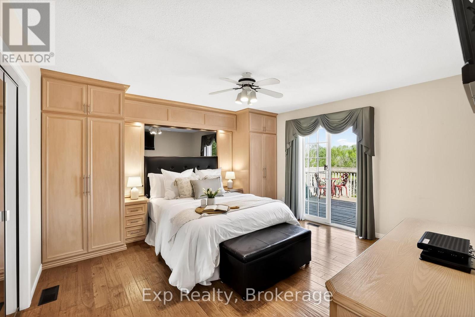 1175 LAKESHORE ROAD - 22