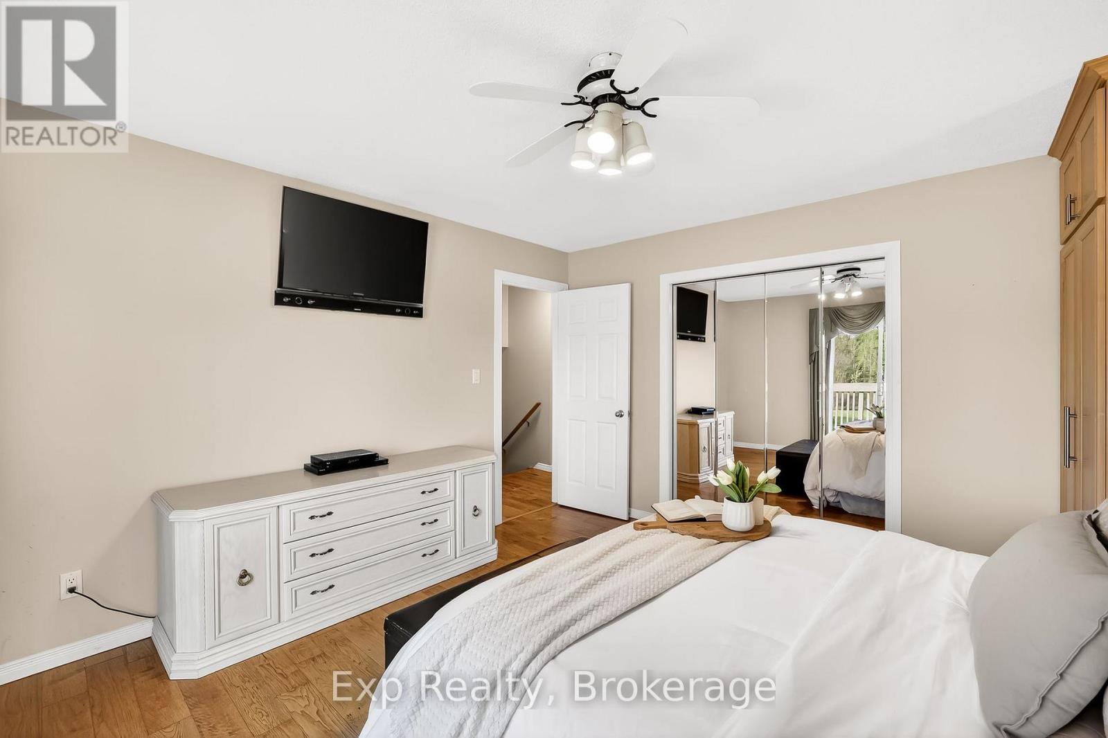 1175 LAKESHORE ROAD - 24