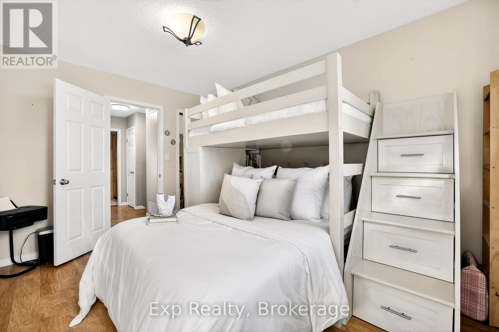 1175 LAKESHORE ROAD - 26