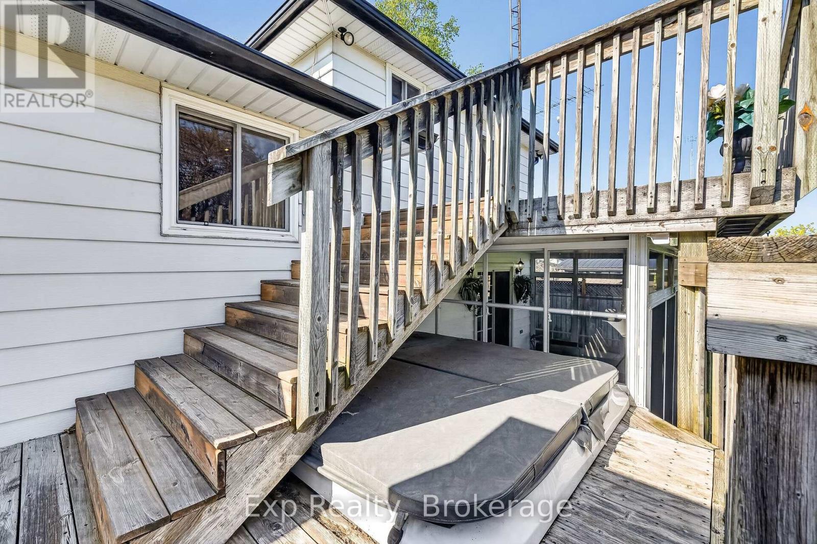 1175 LAKESHORE ROAD - 37