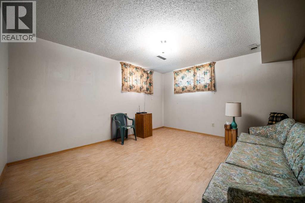 61 5 Street Southwest - Photo 21