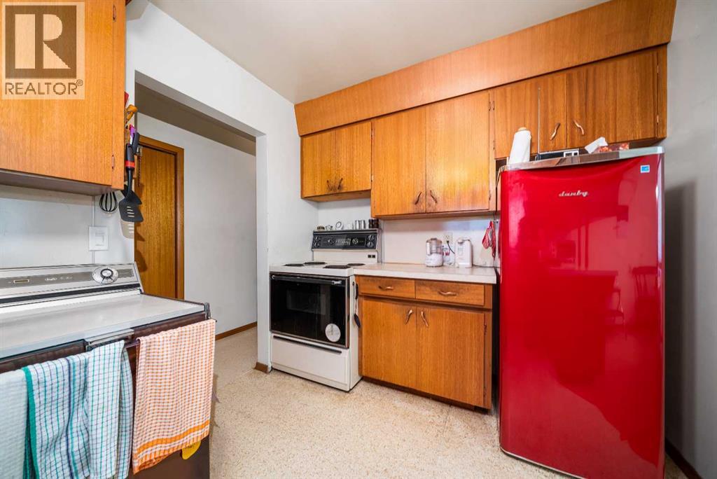 61 5 Street Southwest - Photo 12