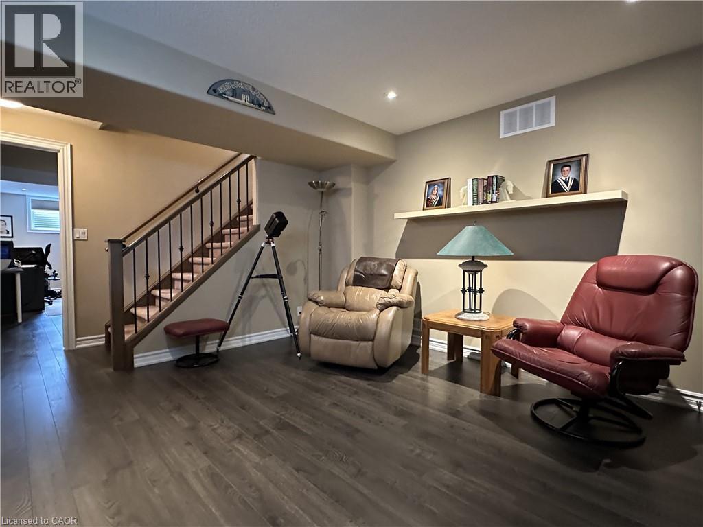 99 ANGLER Avenue - 33