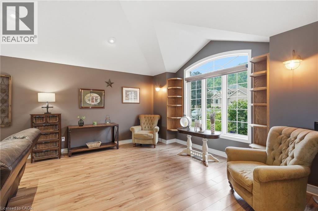 5 MANOR Crescent - 10