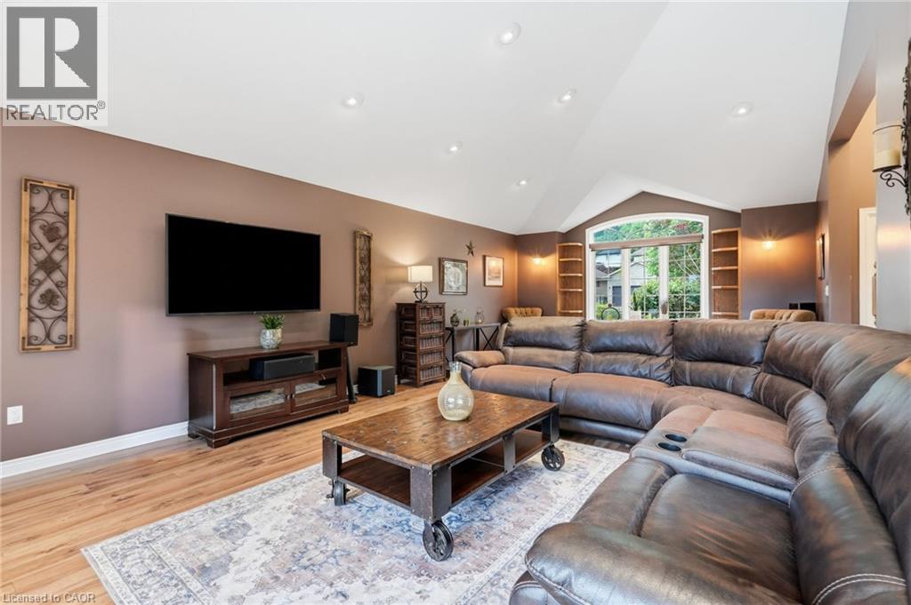 5 MANOR Crescent - Image 6